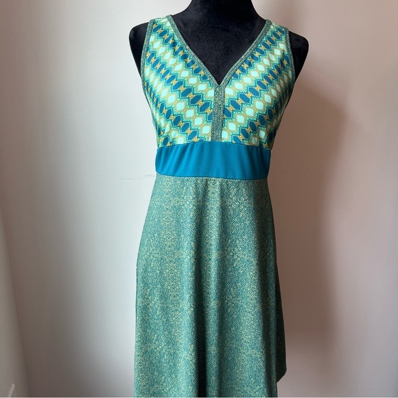Marmot Green Mini Dress - Size Medium - Picture 1 of 16